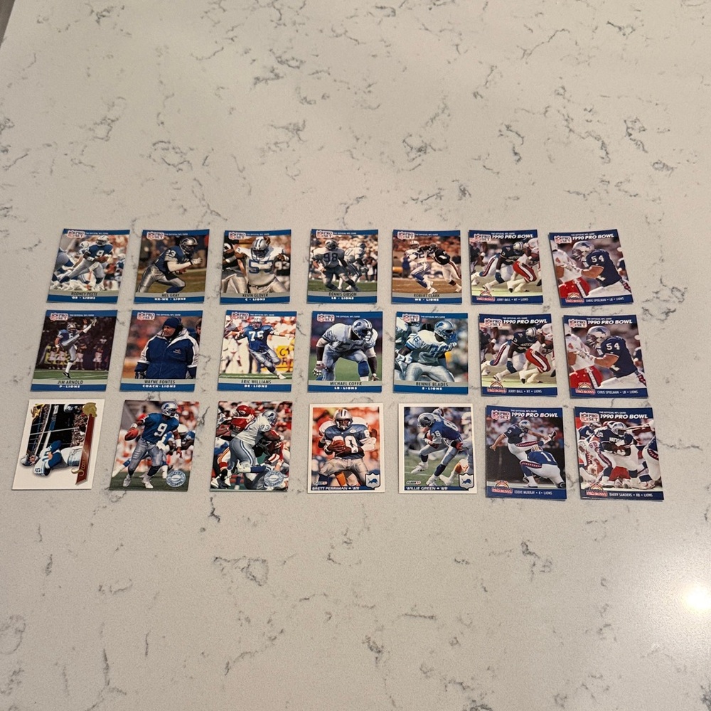 Detroit Lions NFL Football Card Bundle